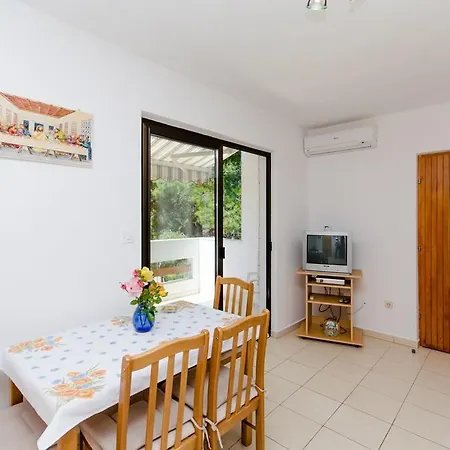 Antun Apartment *